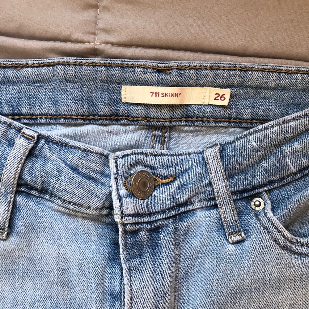 Levis - Picture 4 of 4